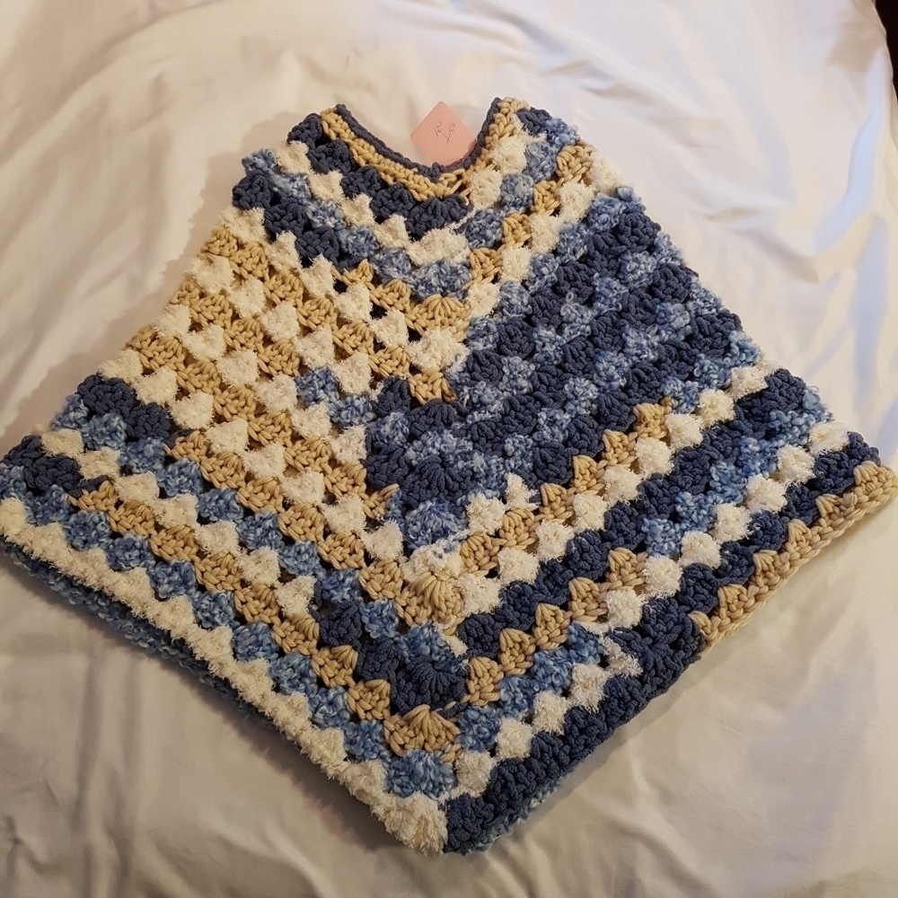 Hand crafted poncho girls 8+ 4 different bulky yarns crafted together NEW
